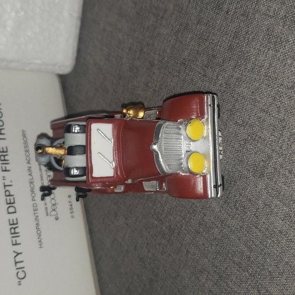Heritage Village Collection City Fire Dept 56 Fire Truck handpainted porcelin - Picture 6 of 16